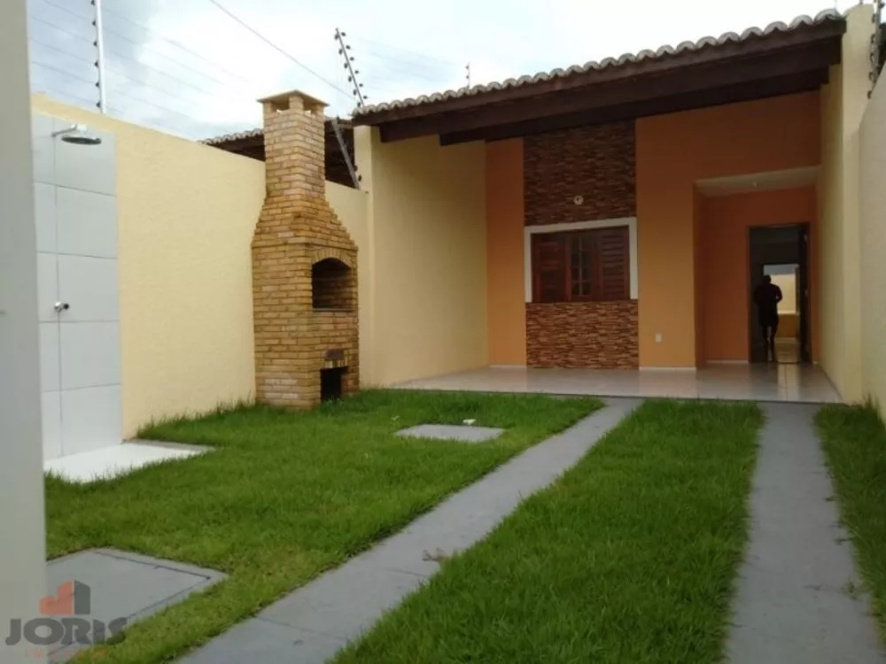 Casa à venda com 2 quartos, 76m² - Foto 1