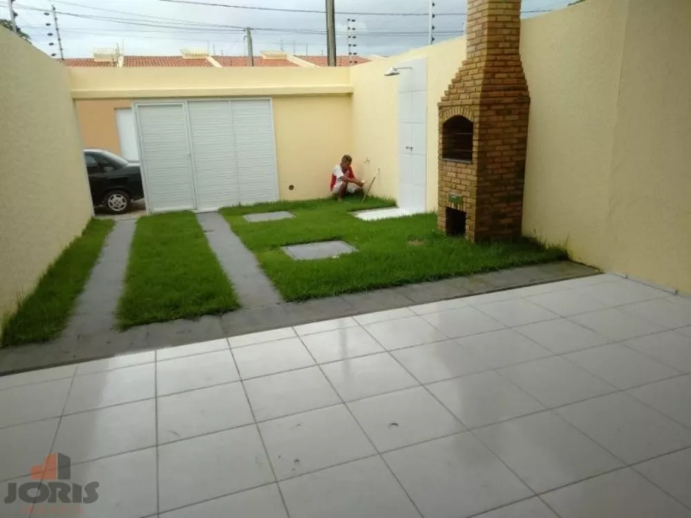 Casa à venda com 2 quartos, 76m² - Foto 2