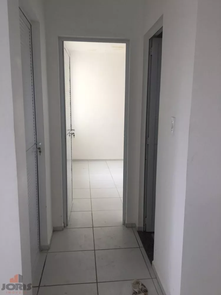 Apartamento à venda com 2 quartos, 61m² - Foto 7