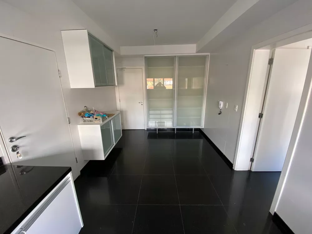 Apartamento à venda com 4 quartos, 271m² - Foto 6