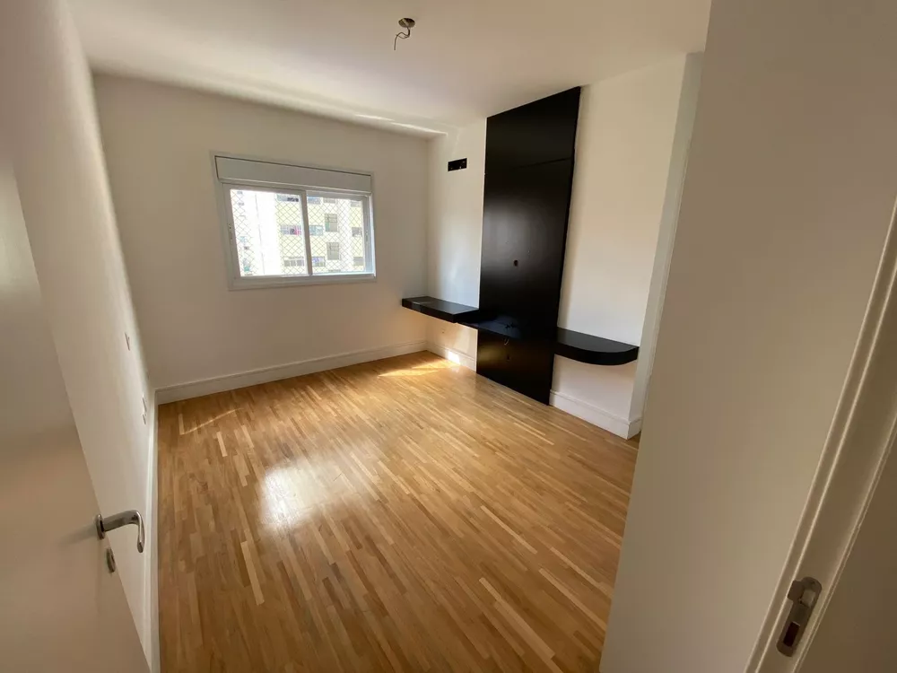 Apartamento à venda com 4 quartos, 271m² - Foto 5