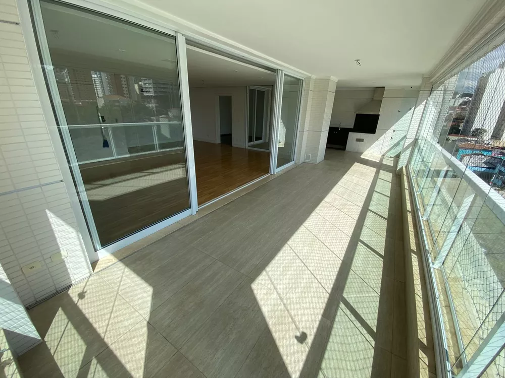 Apartamento à venda com 4 quartos, 271m² - Foto 1