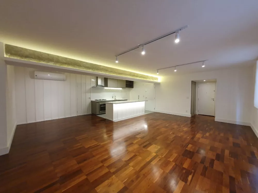 Apartamento à venda com 3 quartos, 135m² - Foto 4