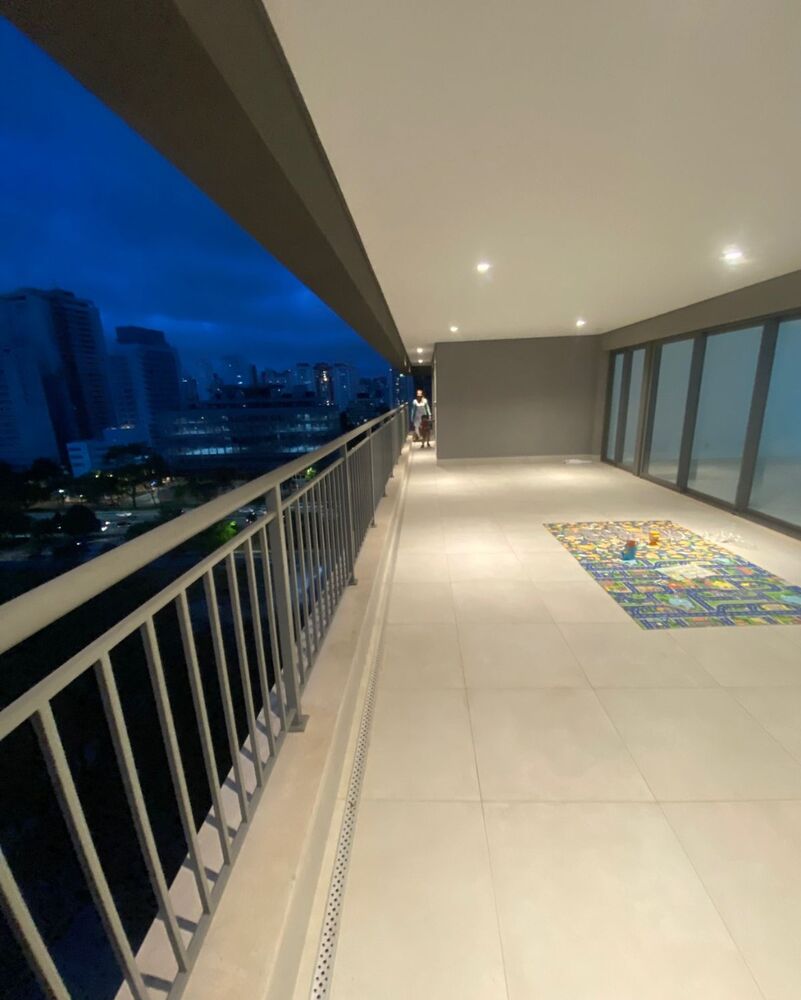 Apartamento, 3 quartos, 245 m² - Foto 1