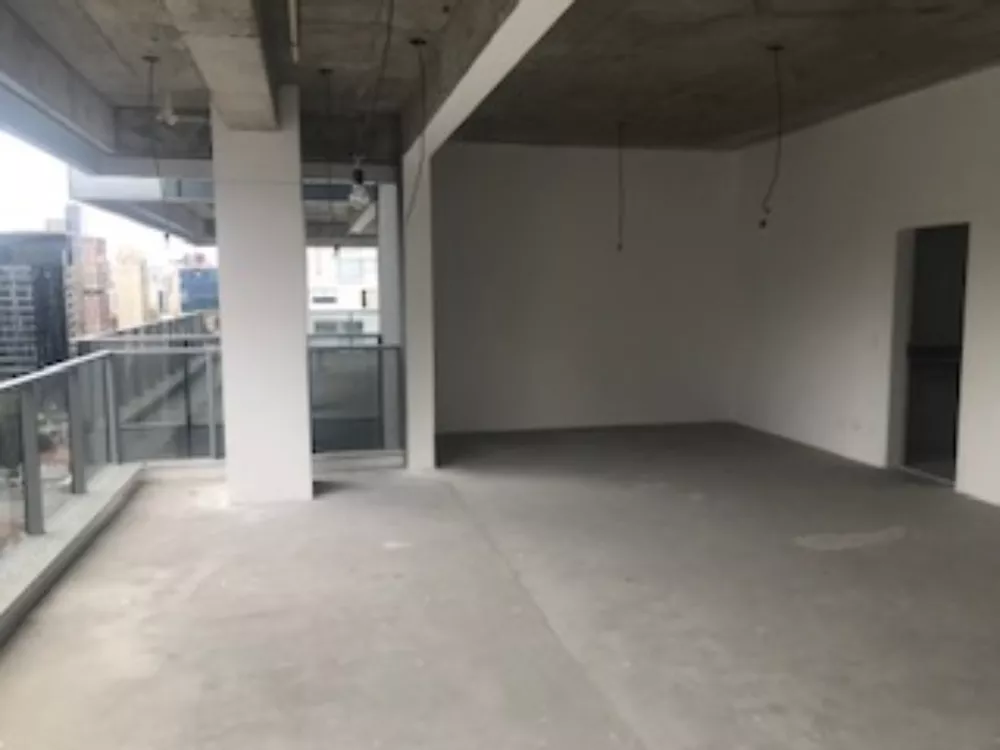 Apartamento à venda com 3 quartos, 181m² - Foto 1