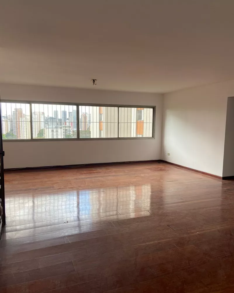 Apartamento à venda com 4 quartos, 234m² - Foto 1