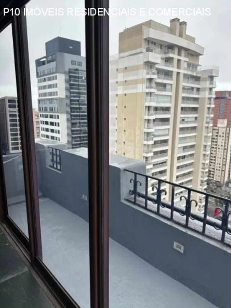 Cobertura, 3 quartos, 240 m² - Foto 2