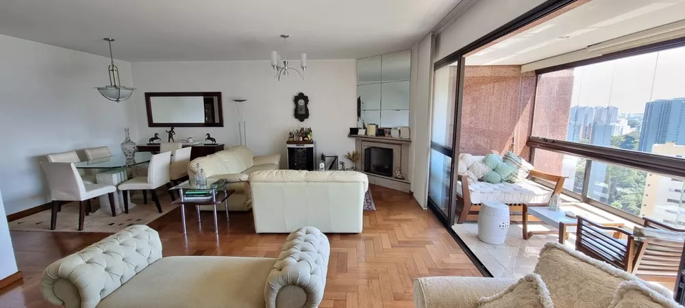 Apartamento à venda com 4 quartos, 226m² - Foto 1