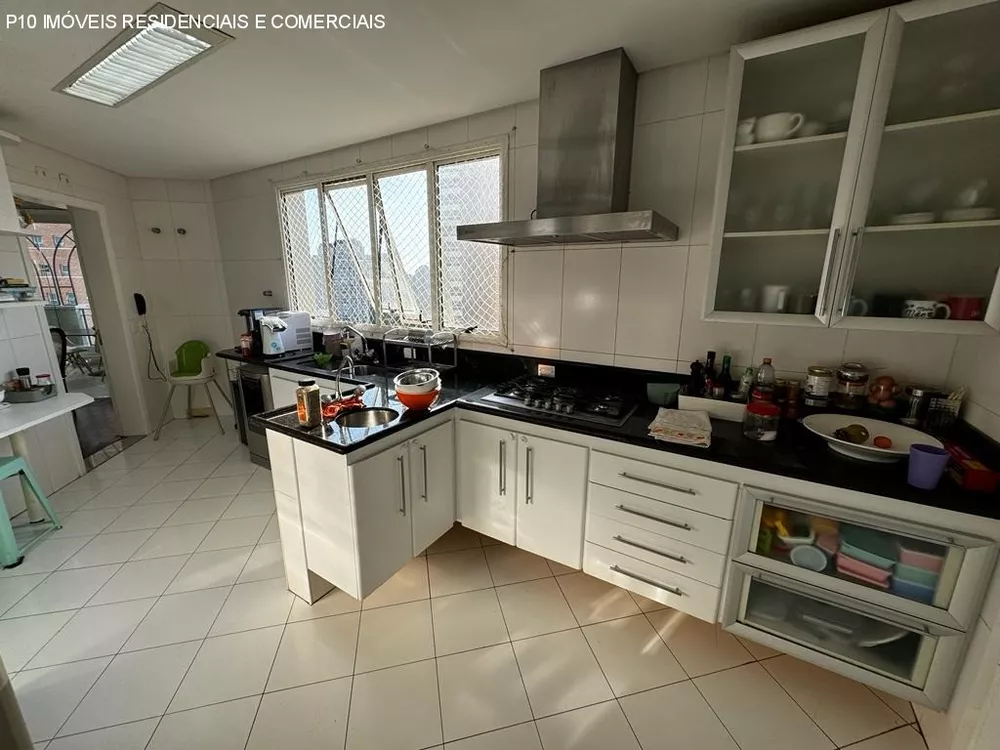 Apartamento à venda com 4 quartos, 260m² - Foto 4