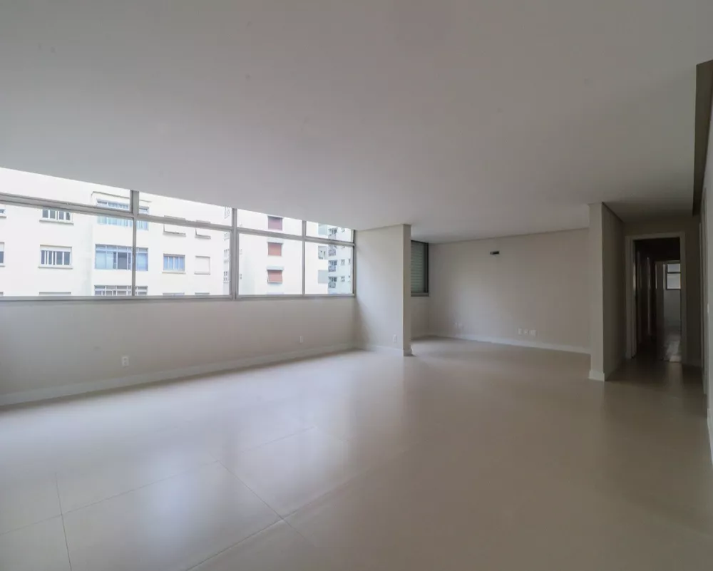 Apartamento à venda com 3 quartos, 235m² - Foto 1