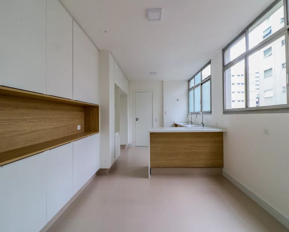 Apartamento à venda com 3 quartos, 235m² - Foto 4