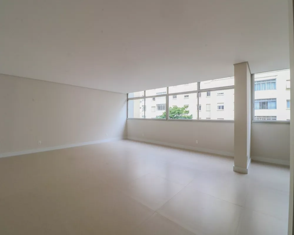 Apartamento à venda com 3 quartos, 235m² - Foto 2