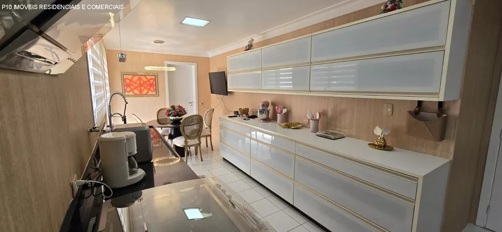 Apartamento à venda com 3 quartos, 223m² - Foto 11