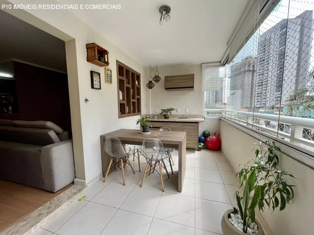 Apartamento à venda com 2 quartos, 75m² - Foto 2