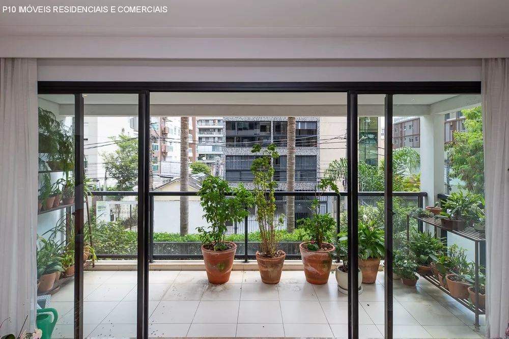 Apartamento à venda com 3 quartos, 161m² - Foto 3