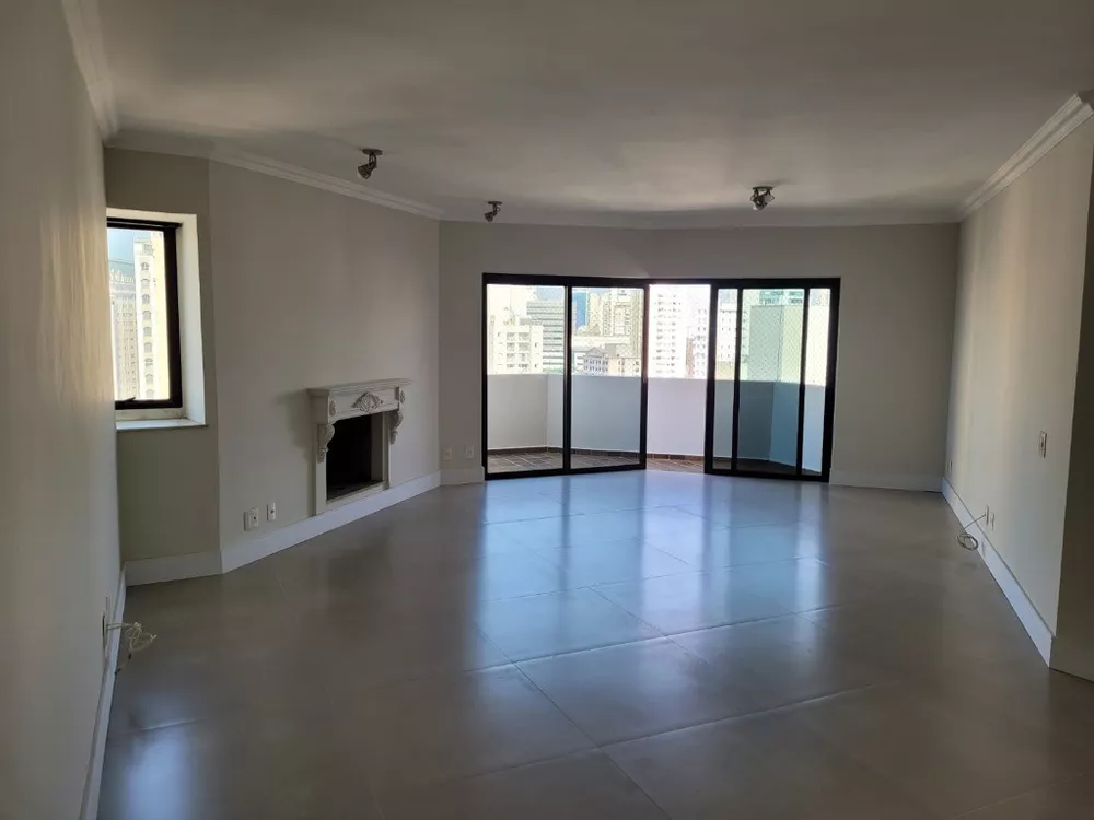 Apartamento à venda com 4 quartos, 180m² - Foto 1