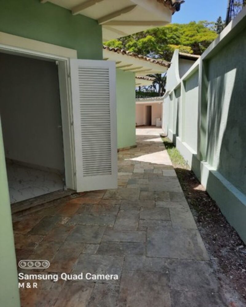 Casa à venda com 4 quartos, 317m² - Foto 2