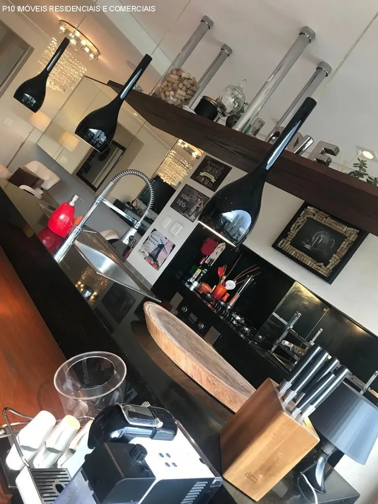 Apartamento, 3 quartos, 209 m² - Foto 1