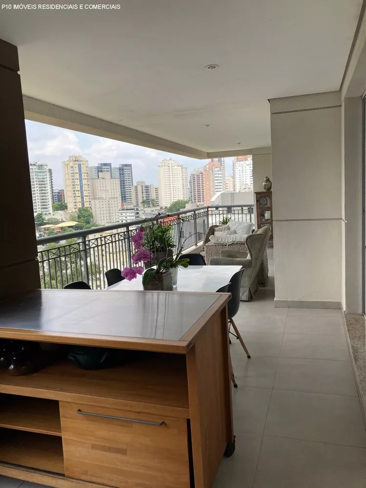 Apartamento à venda com 4 quartos, 195m² - Foto 1