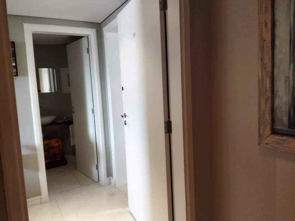 Apartamento à venda com 3 quartos, 240m² - Foto 11