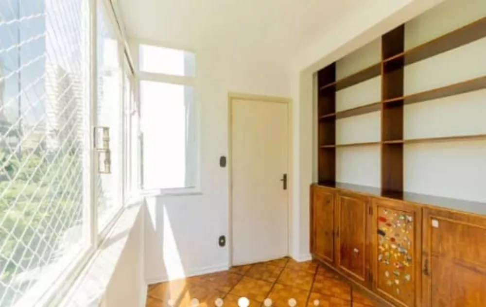 Apartamento à venda com 4 quartos, 240m² - Foto 2