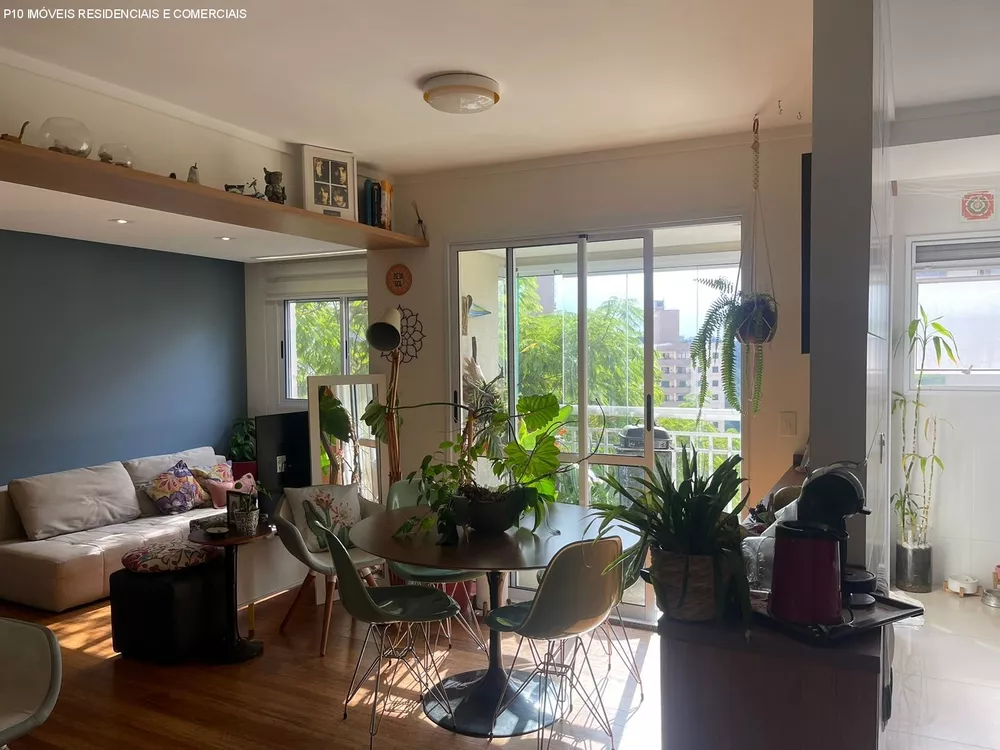 Apartamento à venda com 2 quartos, 72m² - Foto 2