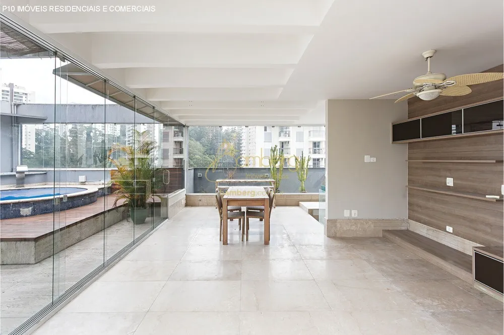 Cobertura, 3 quartos, 221 m² - Foto 1