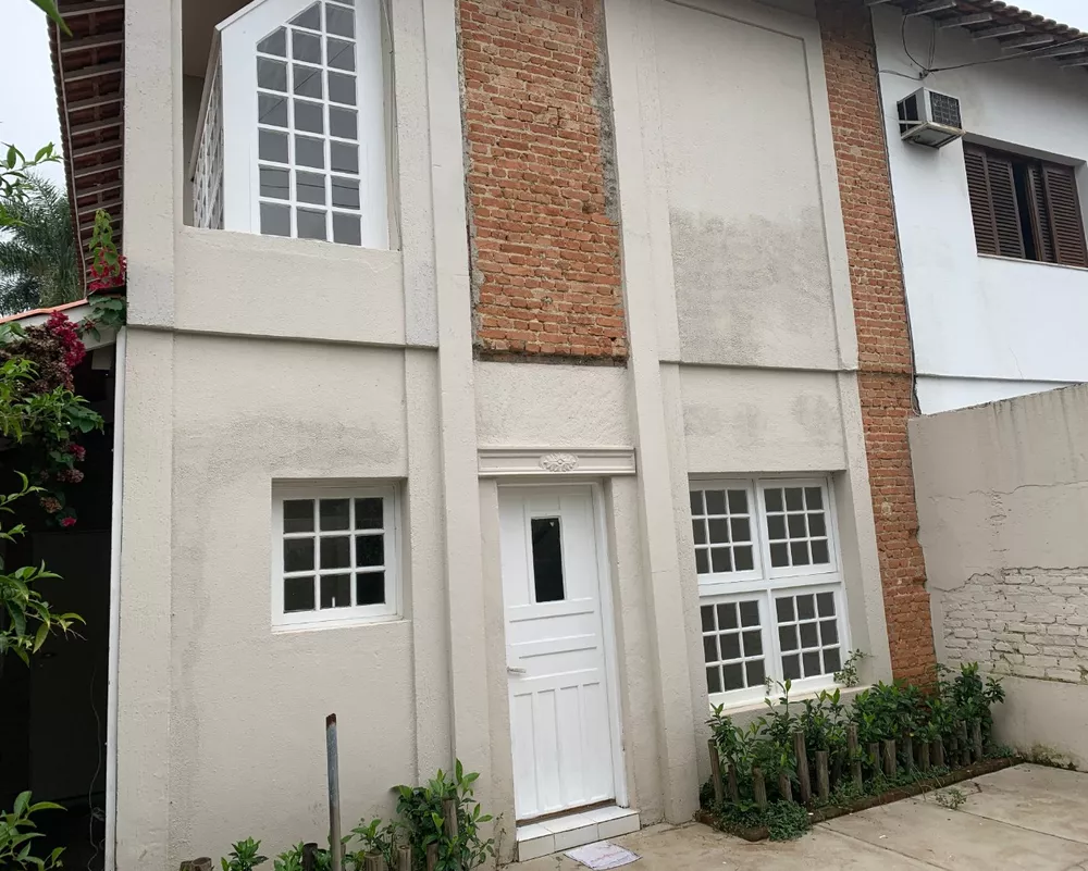 Sobrado à venda com 3 quartos, 220m² - Foto 1