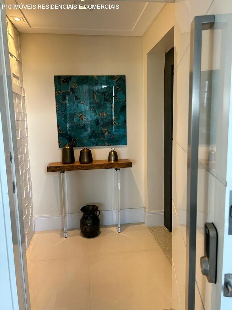 Apartamento, 3 quartos, 236 m² - Foto 2