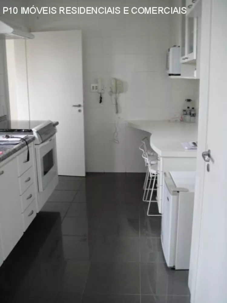 Apartamento à venda com 3 quartos, 156m² - Foto 4