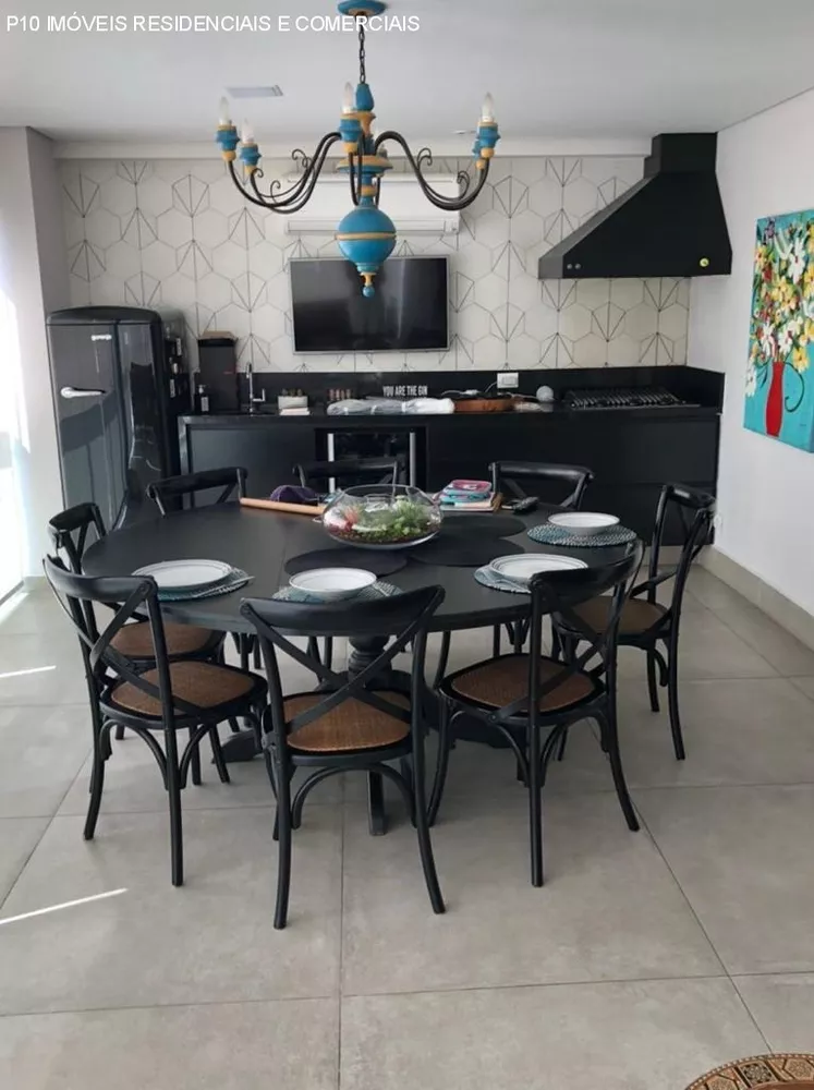 Apartamento à venda com 3 quartos, 210m² - Foto 2