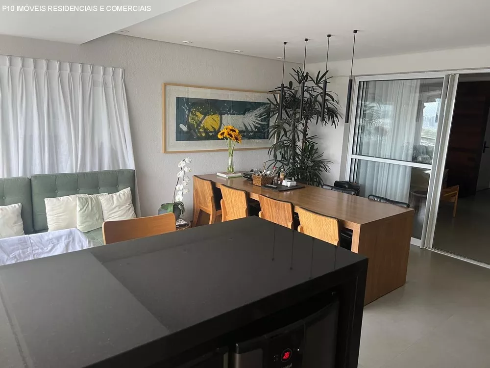 Apartamento à venda com 3 quartos, 142m² - Foto 2