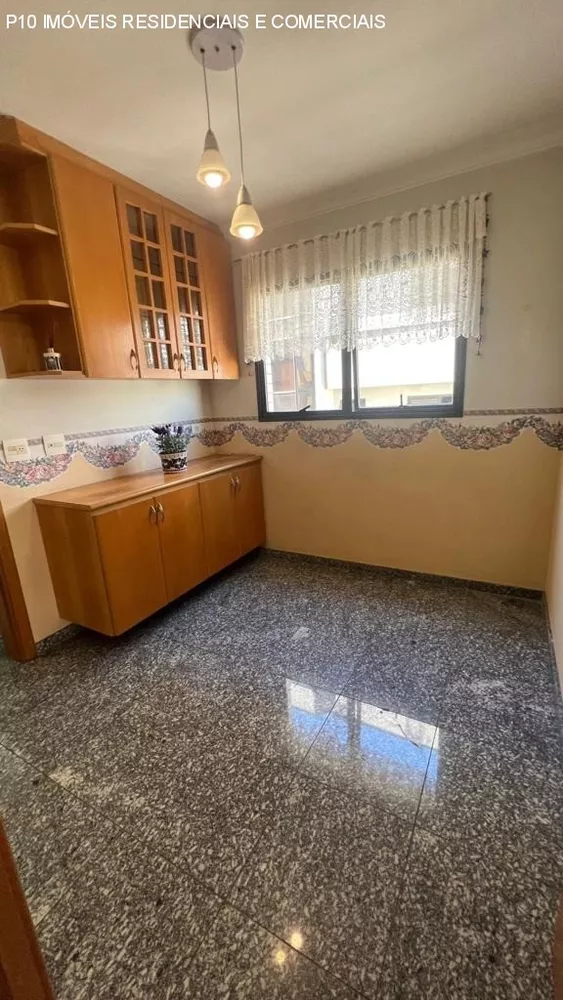 Apartamento à venda com 3 quartos, 140m² - Foto 2