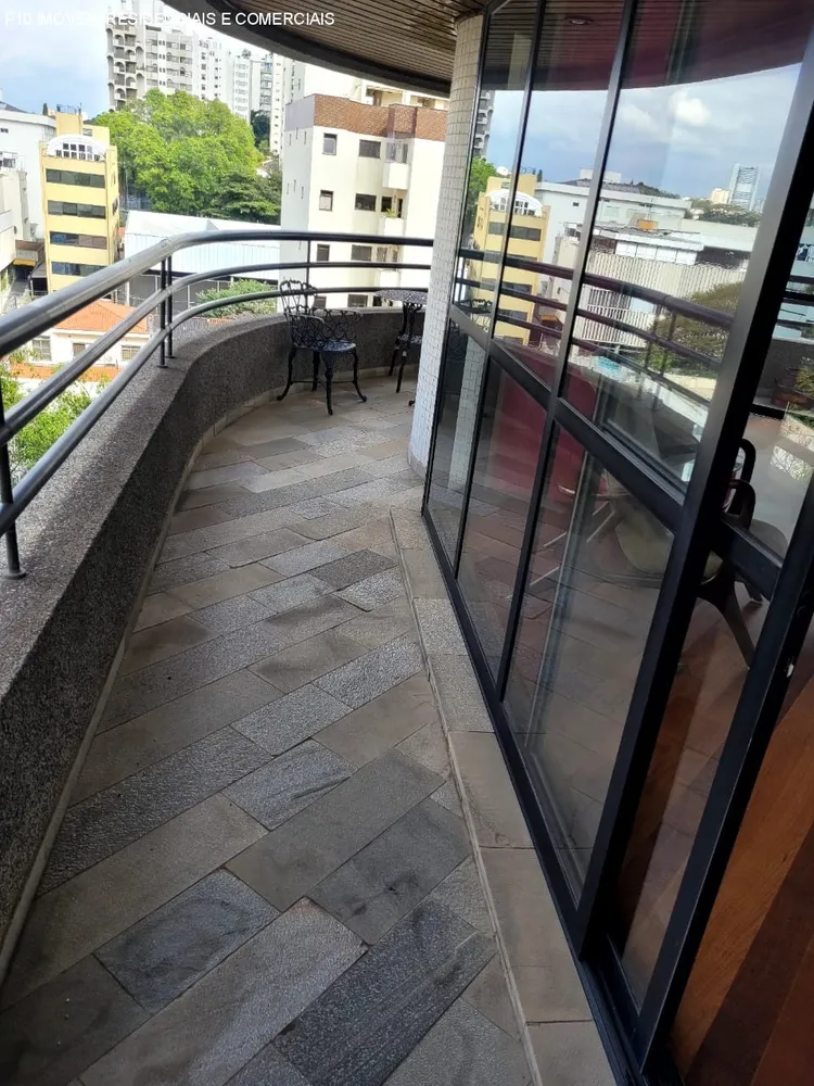 Apartamento, 3 quartos, 220 m² - Foto 2