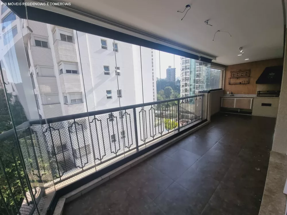 Apartamento para alugar com 4 quartos, 235m² - Foto 3