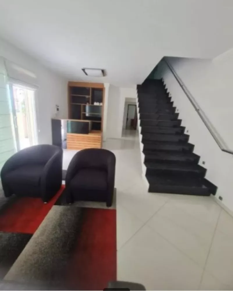 Casa à venda com 3 quartos, 184m² - Foto 2