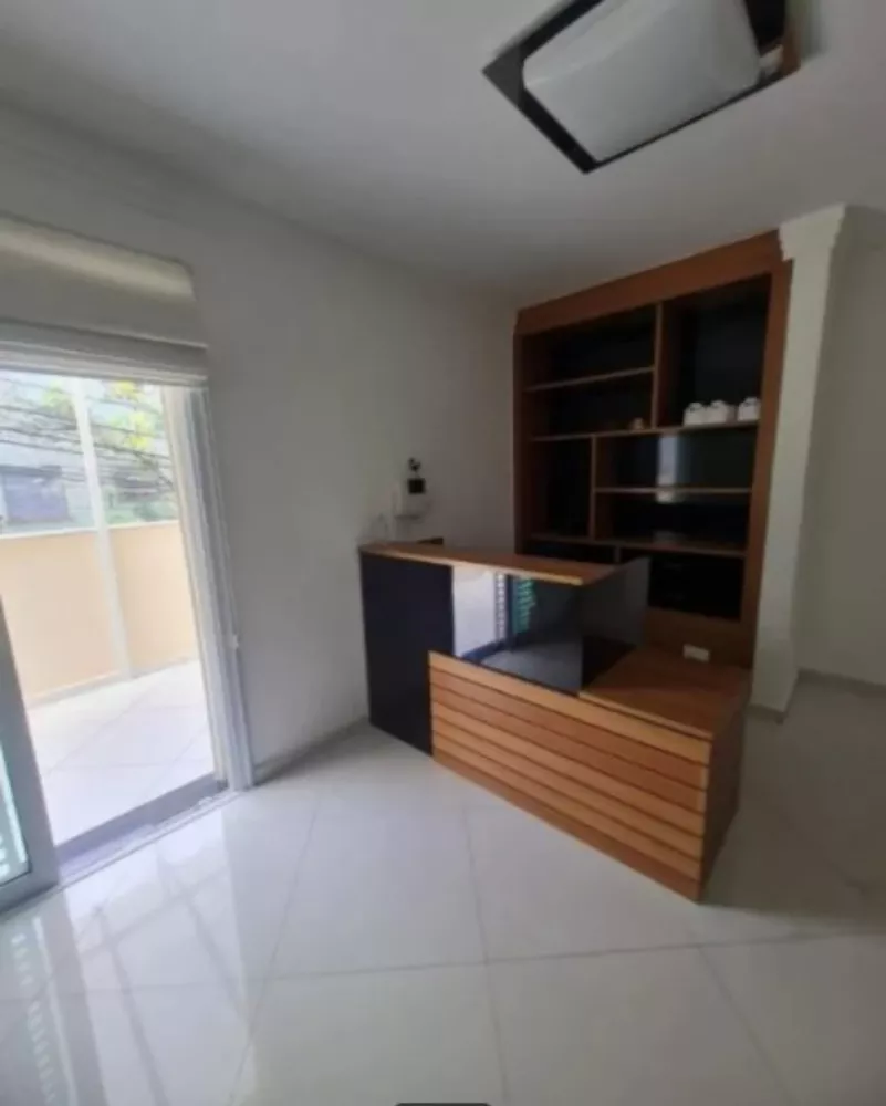 Casa à venda com 3 quartos, 184m² - Foto 4