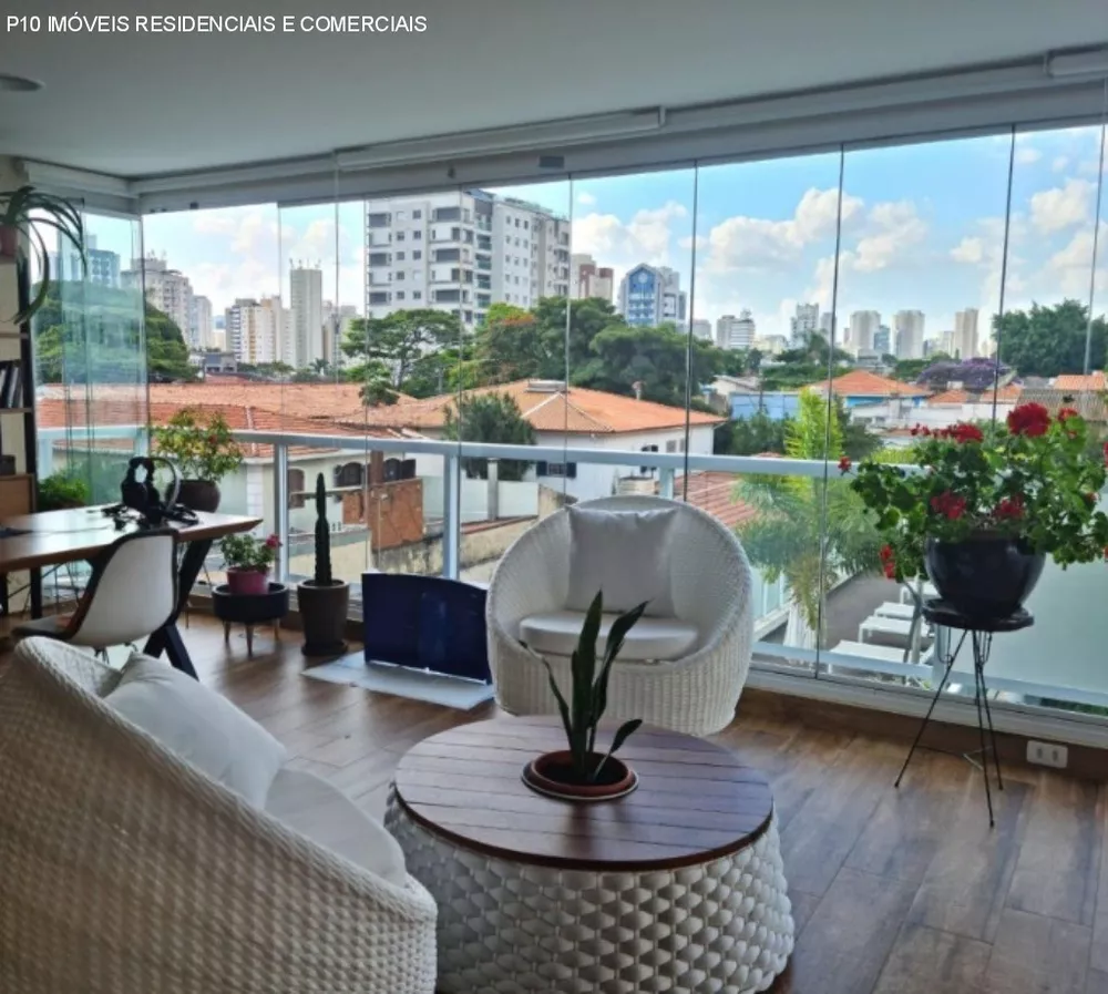 Apartamento à venda com 4 quartos, 225m² - Foto 1