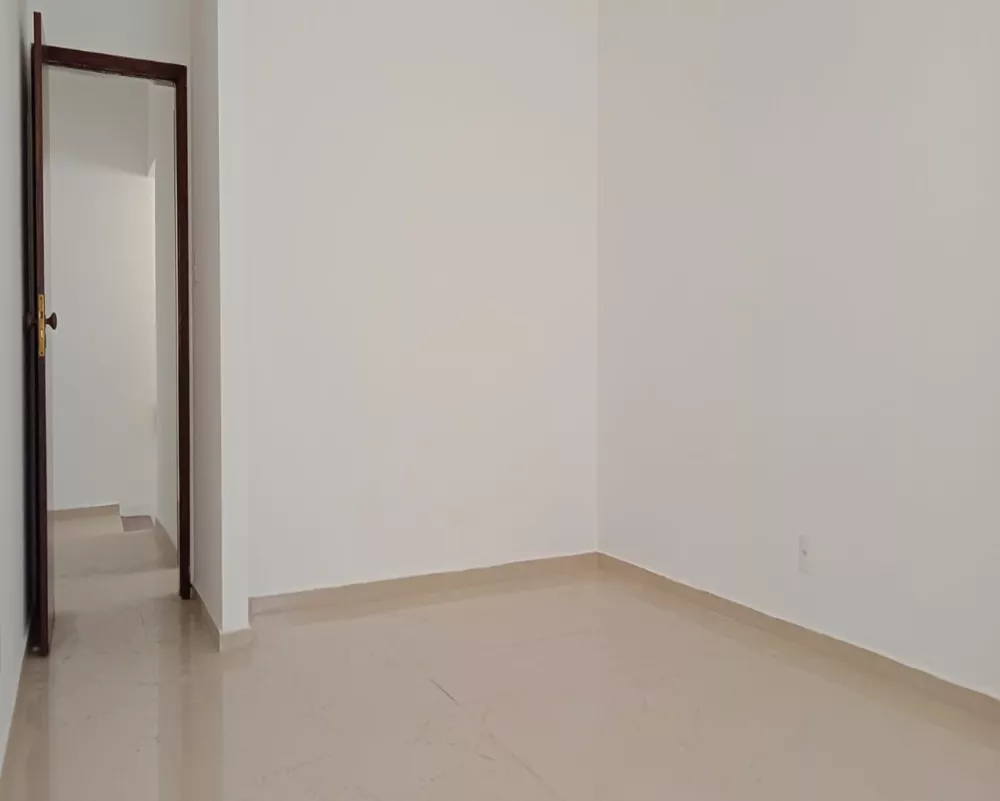 Sobrado à venda com 3 quartos, 477m² - Foto 2