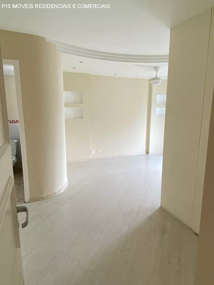 Apartamento à venda com 3 quartos, 200m² - Foto 3