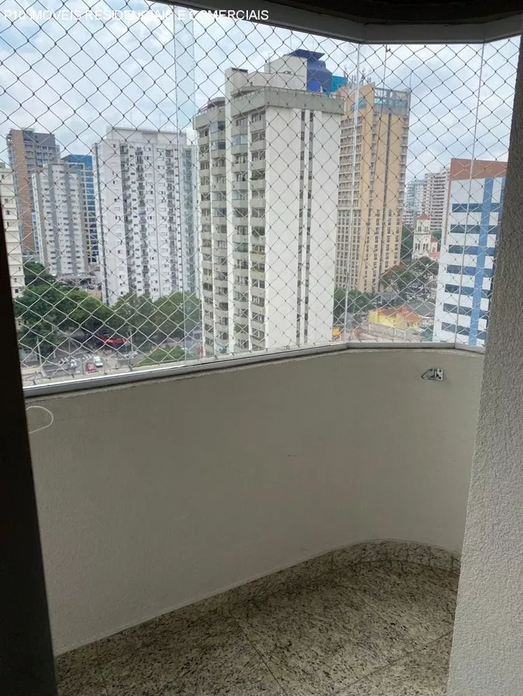 Apartamento à venda com 3 quartos, 200m² - Foto 1