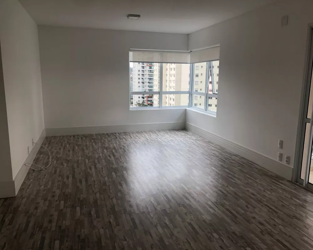 Apartamento à venda com 4 quartos, 165m² - Foto 4