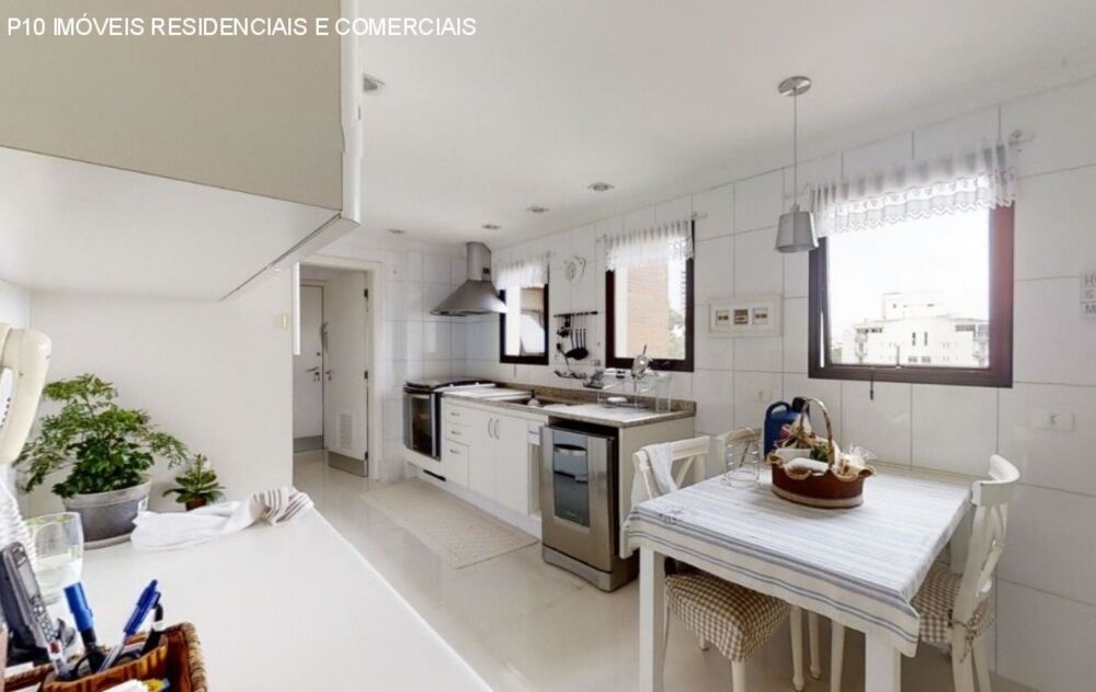 Apartamento, 3 quartos, 212 m² - Foto 1