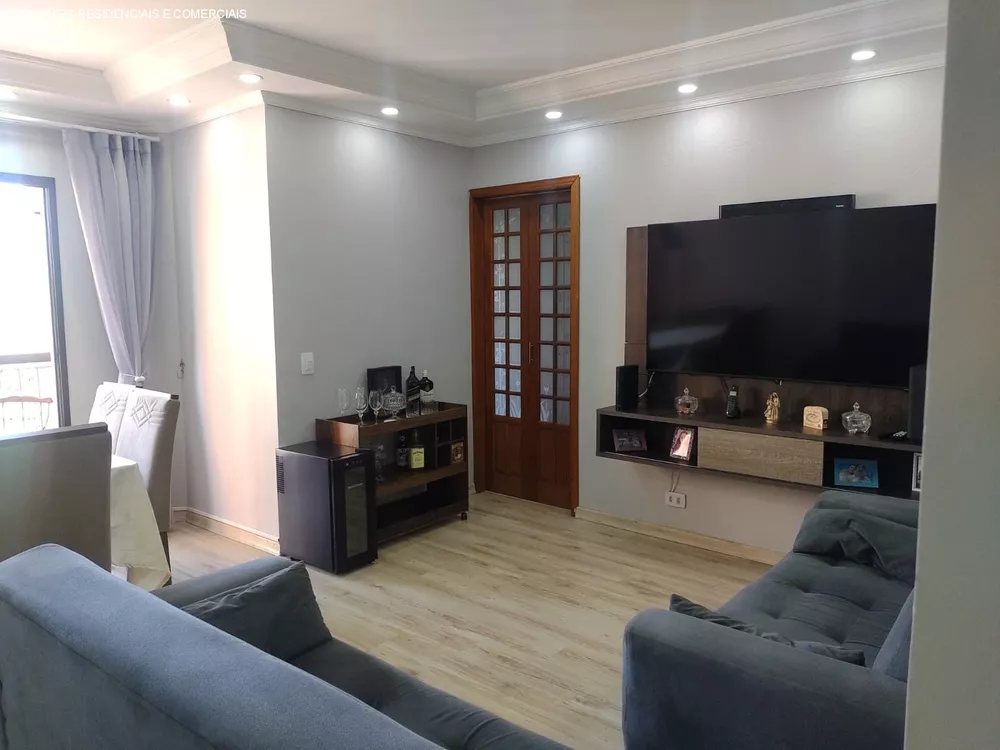 Apartamento à venda com 3 quartos, 76m² - Foto 1