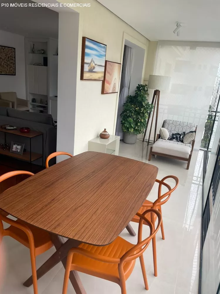 Apartamento à venda com 3 quartos, 200m² - Foto 3