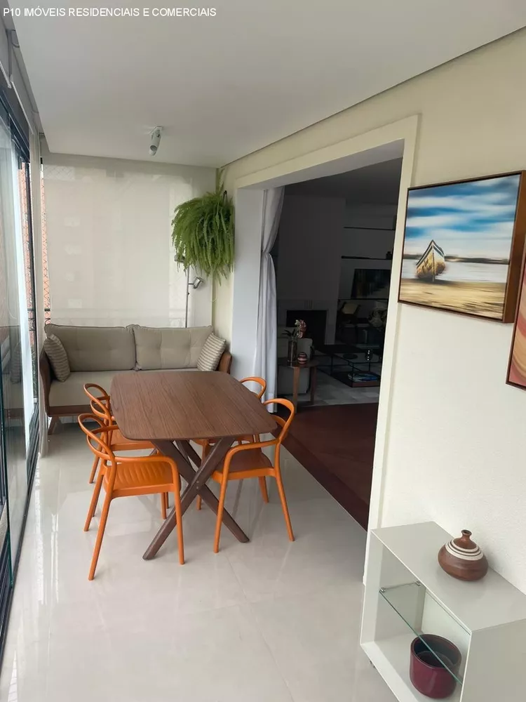 Apartamento à venda com 3 quartos, 200m² - Foto 9