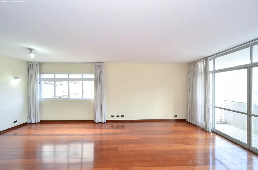 Apartamento à venda com 3 quartos, 210m² - Foto 2