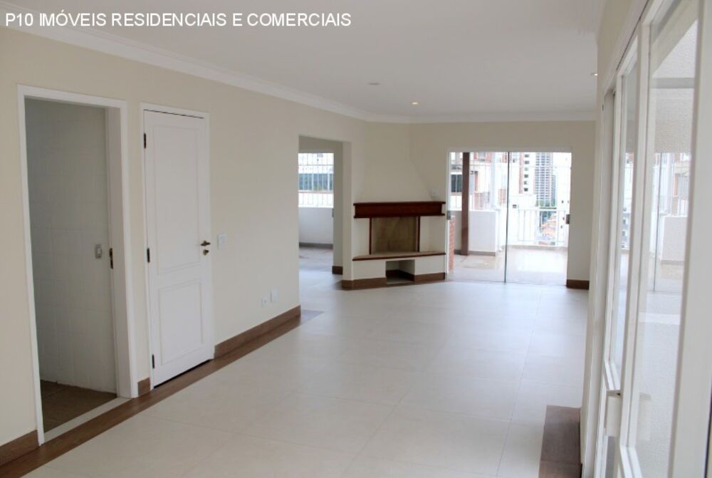 Cobertura, 3 quartos, 205 m² - Foto 2
