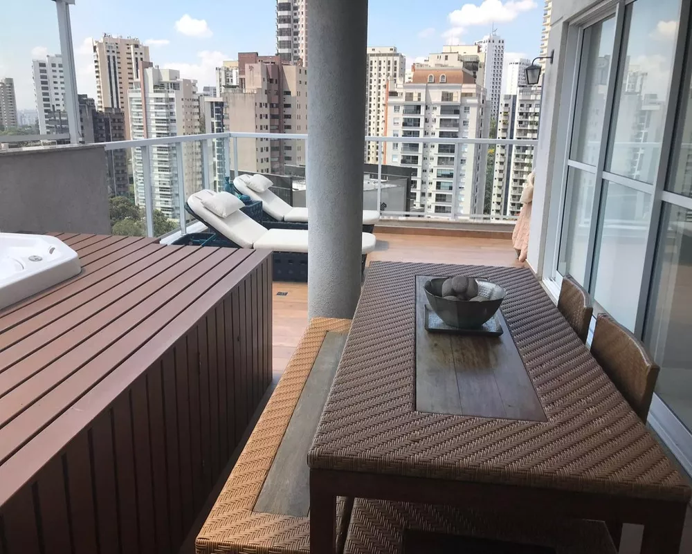 Cobertura à venda com 4 quartos, 256m² - Foto 2