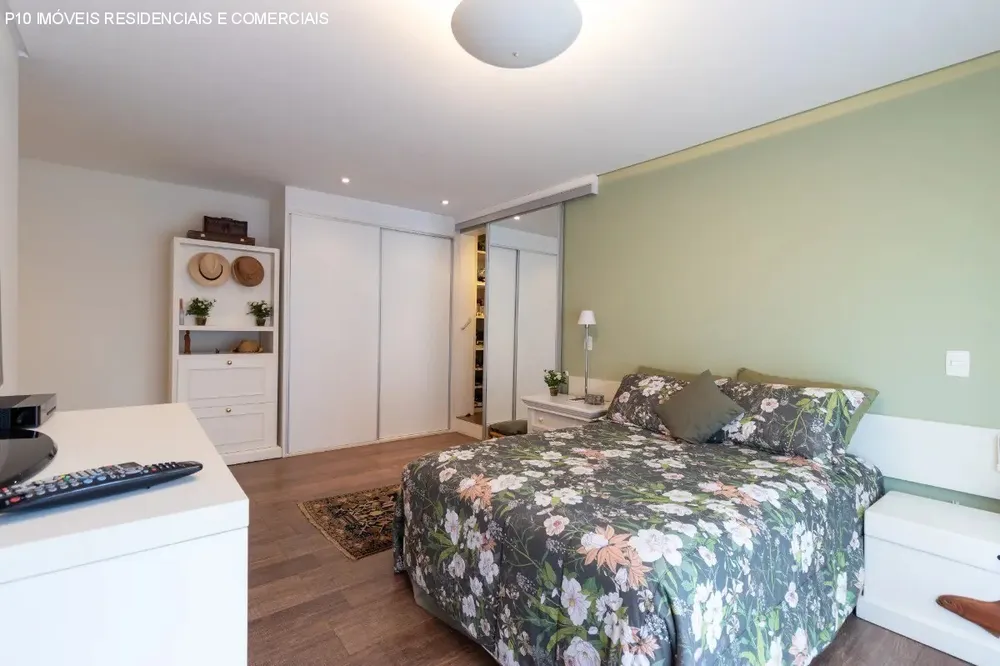 Apartamento, 3 quartos, 251 m² - Foto 1